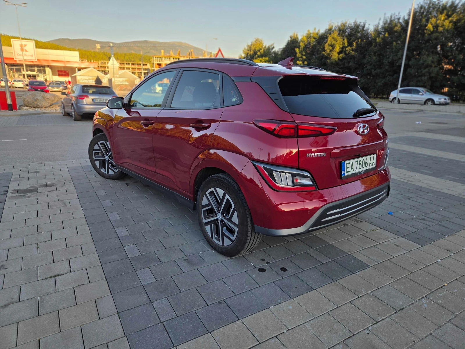 Hyundai Kona 64kW, снимка 5 - Автомобили и джипове - 56061101