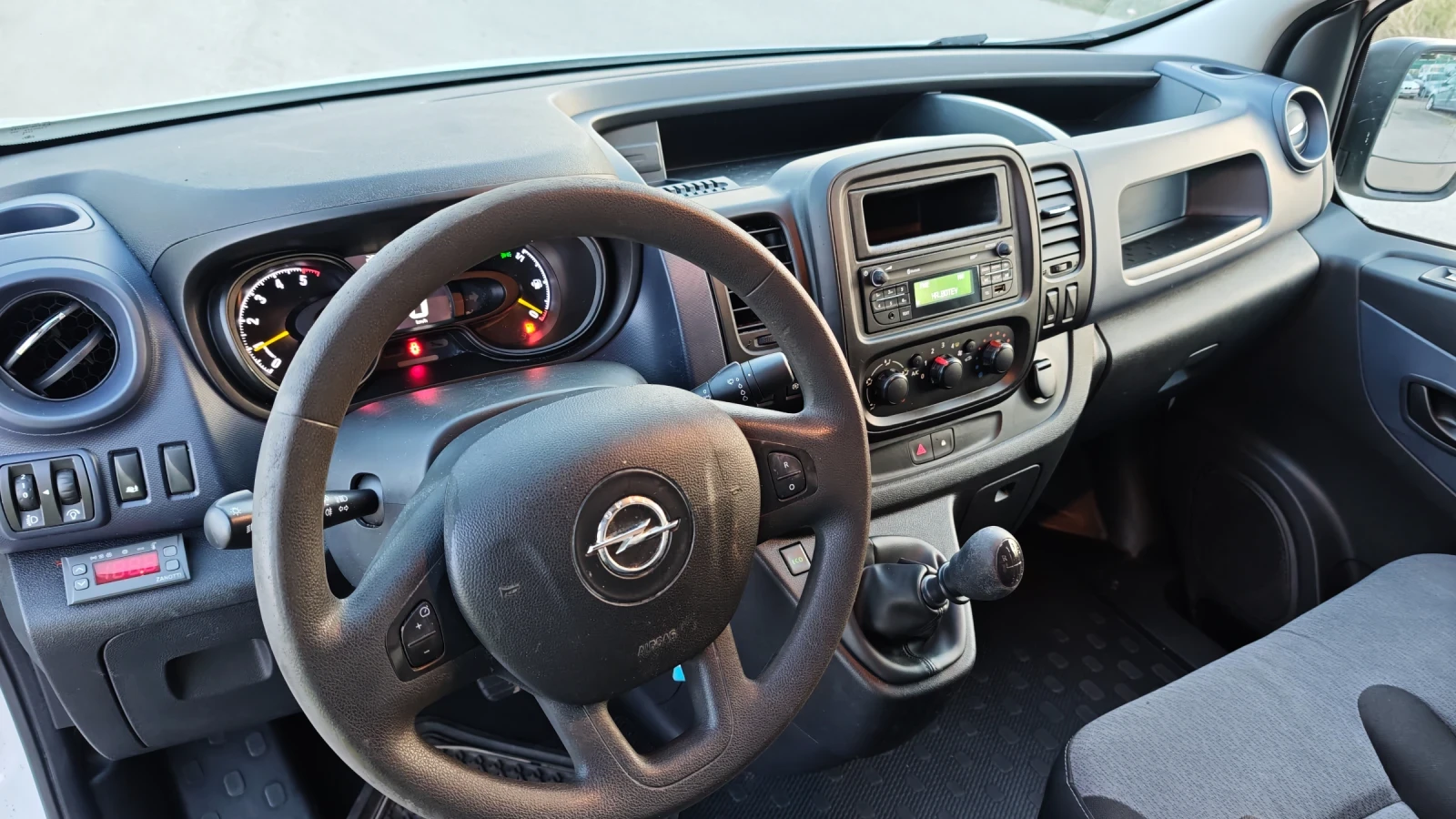 Opel Vivaro 1.6-BI TURBO | Mobile.bg � ����������� 7