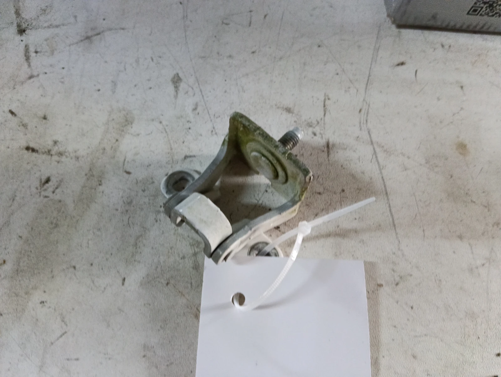 панти заден капак 5F0827301 БЯЛ Seat Leon