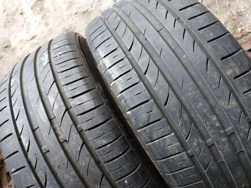 Гуми Летни 225/40R19, снимка 2 - Гуми и джанти - 37132996