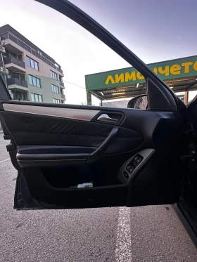 Mercedes-Benz C 200, снимка 10