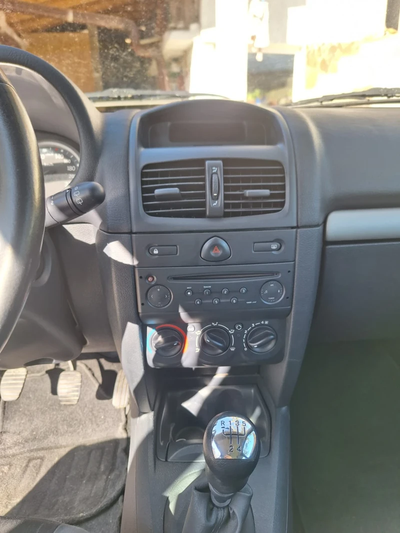 Renault Clio 1.5dci, снимка 2 - Автомобили и джипове - 47917821