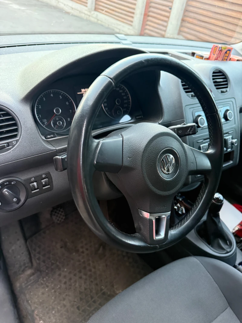 VW Caddy, снимка 13 - Автомобили и джипове - 52580708
