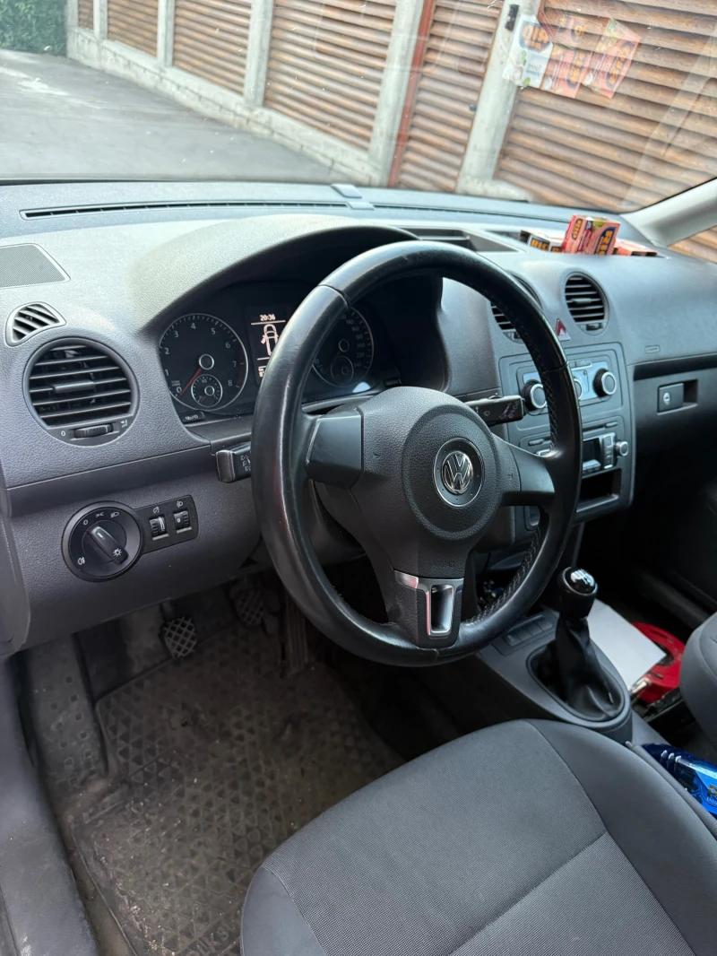 VW Caddy, снимка 16 - Автомобили и джипове - 52580708