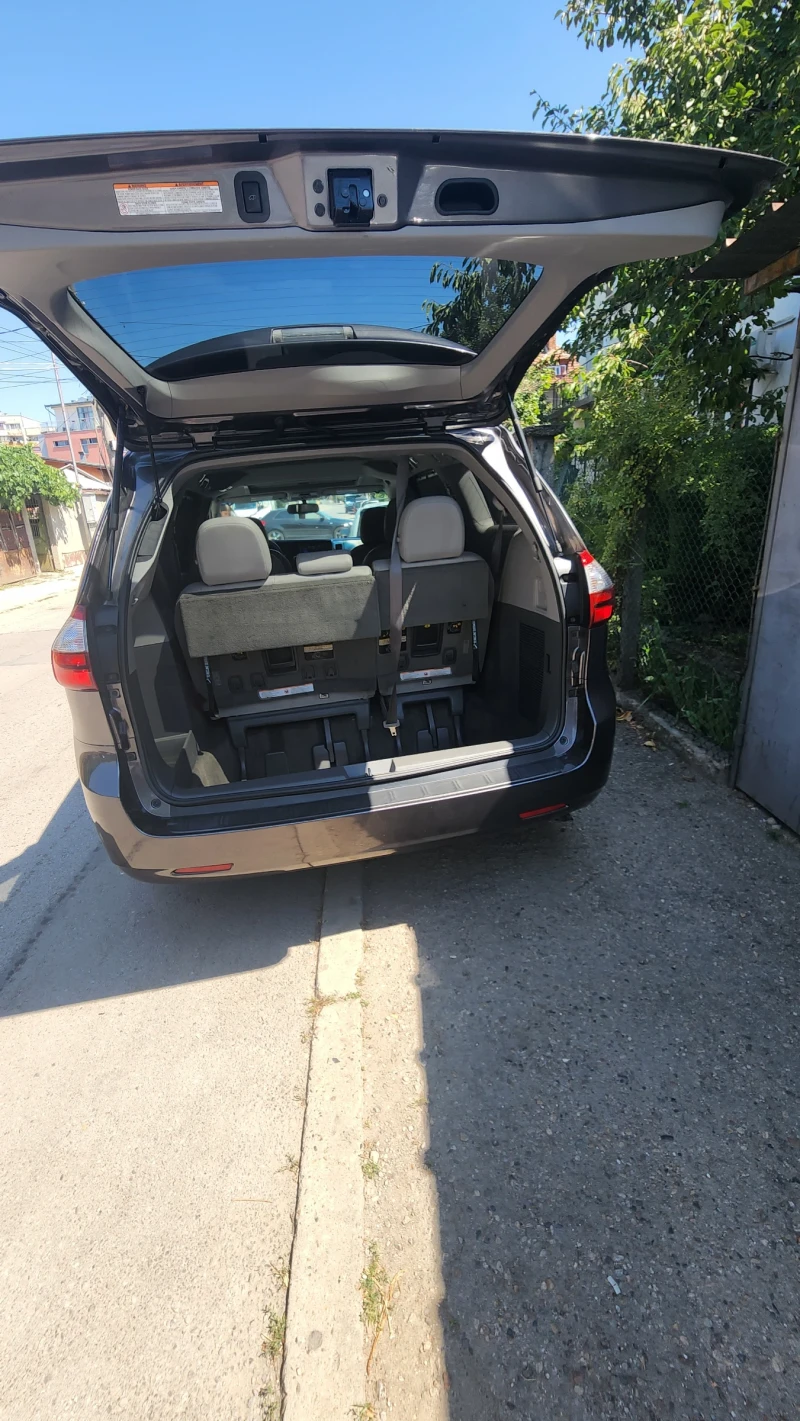 Toyota Sienna XLE, снимка 7 - Автомобили и джипове - 52150453