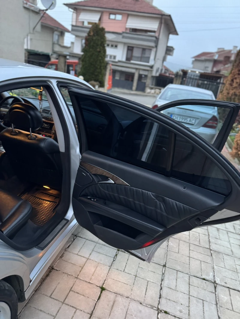Mercedes-Benz E 280, снимка 13 - Автомобили и джипове - 52427114