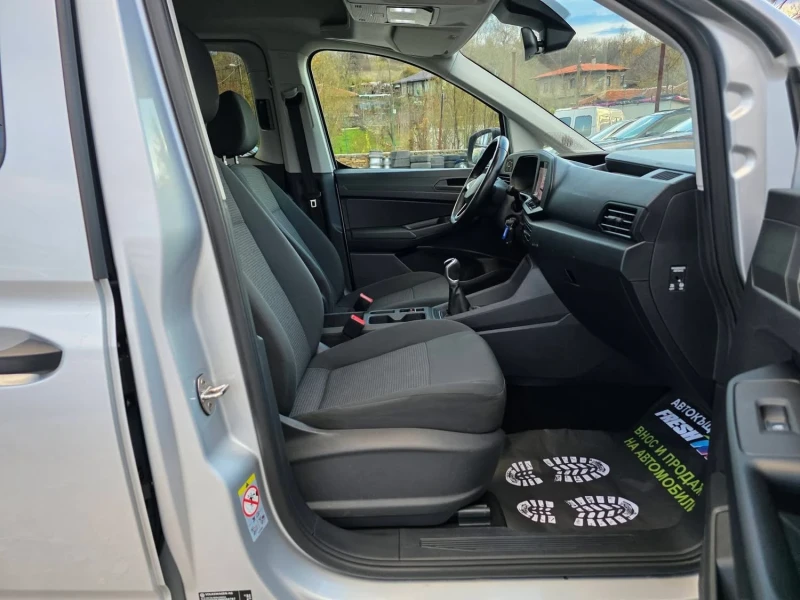 VW Caddy 2.0TDI 102K.C. / НАВИ / КЛИМАТРОНИК / ПЪТНИЧЕСКИ, снимка 9 - Автомобили и джипове - 52557596
