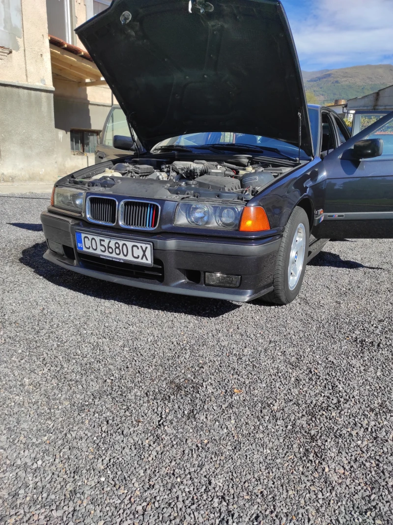 BMW 318, снимка 3 - Автомобили и джипове - 53107143