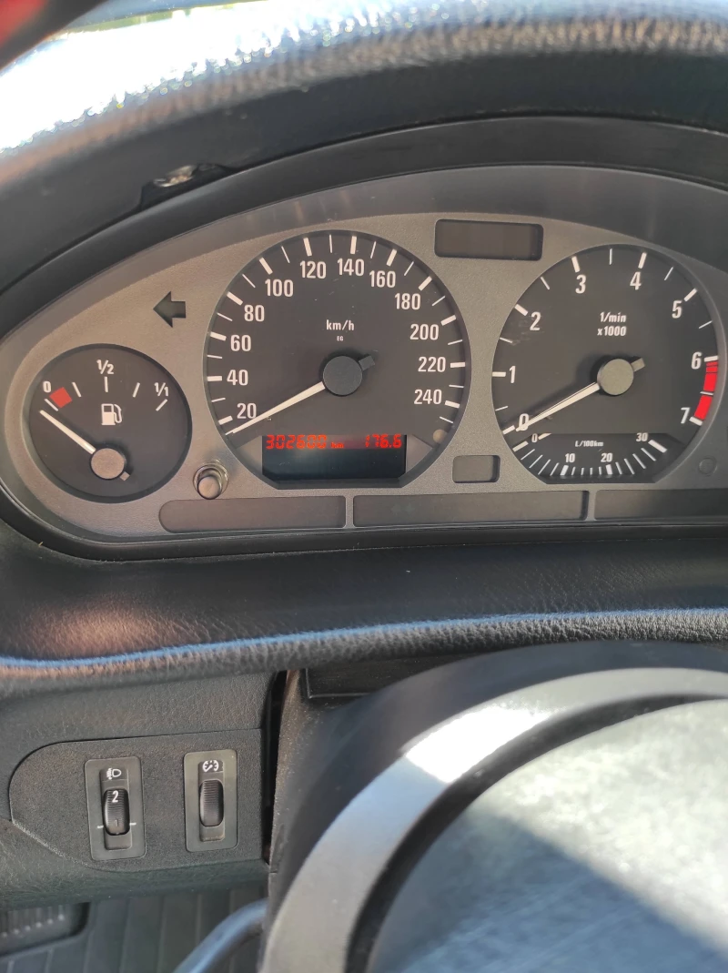 BMW 318, снимка 5 - Автомобили и джипове - 53107143