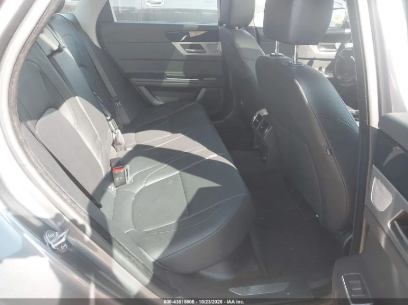 Jaguar Xf 25T Premium, снимка 8 - Автомобили и джипове - 53126580