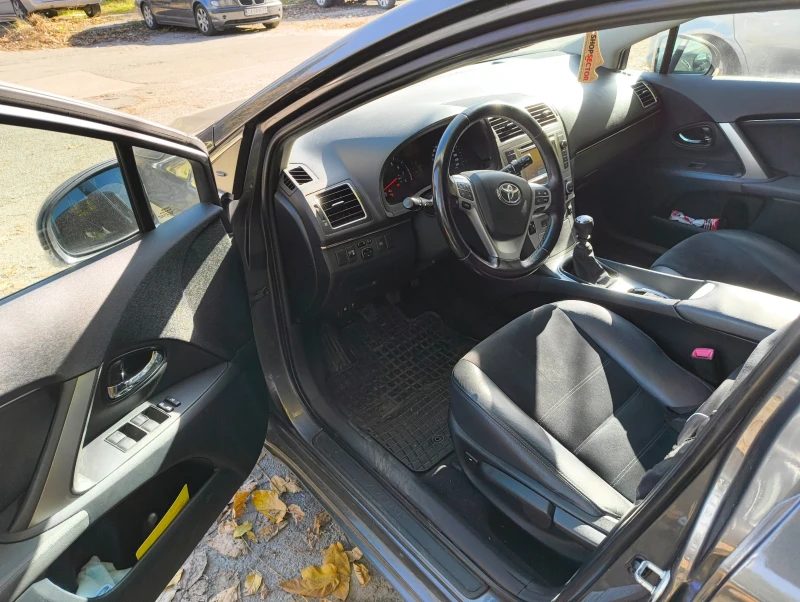 Toyota Avensis, снимка 10 - Автомобили и джипове - 53379631