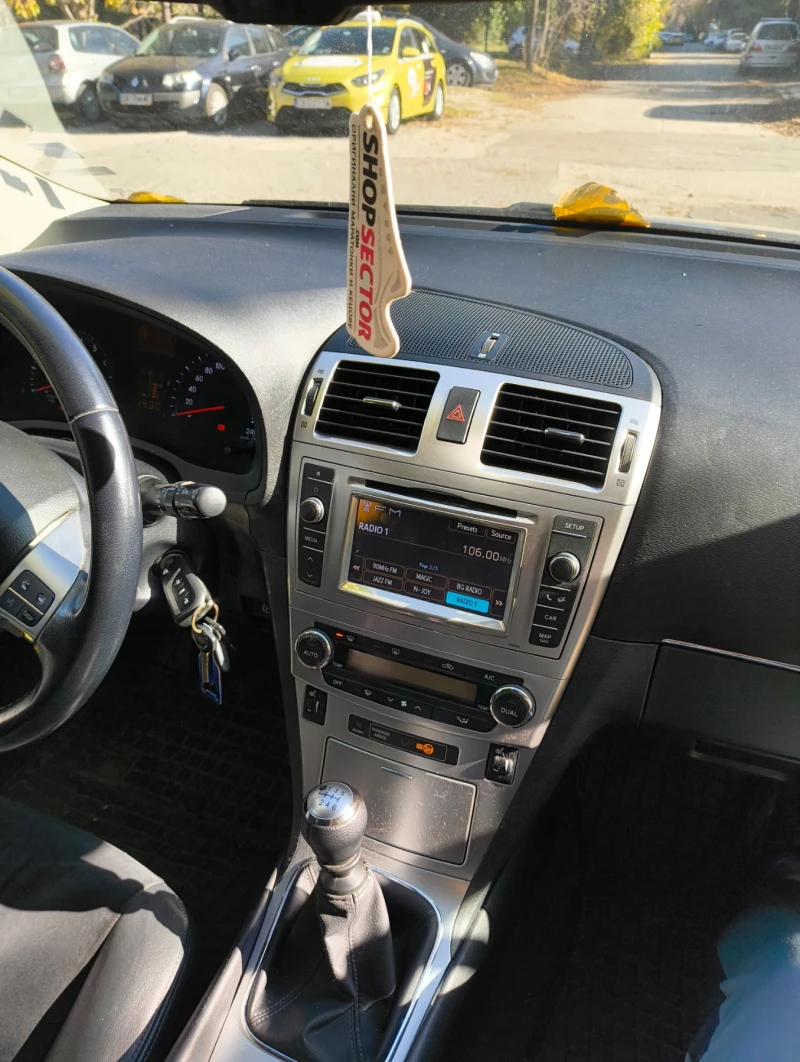 Toyota Avensis, снимка 12 - Автомобили и джипове - 53379631