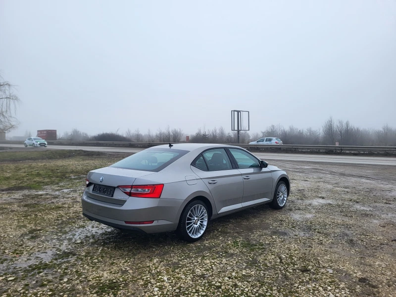 Skoda Superb 1.6TDi, снимка 5 - Автомобили и джипове - 53450449