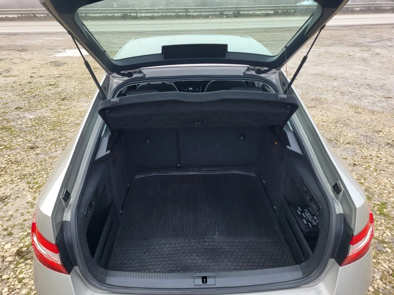 Skoda Superb 1.6TDi, снимка 11 - Автомобили и джипове - 53450449