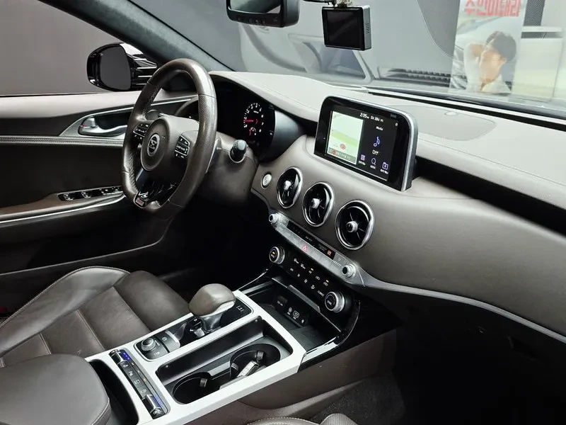 Kia Stinger 3.3 Turbo AWD GT, снимка 13 - Автомобили и джипове - 55942706
