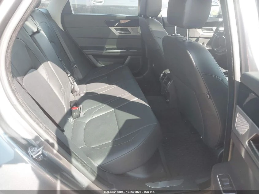 Jaguar Xf 25T Premium - изображение 8