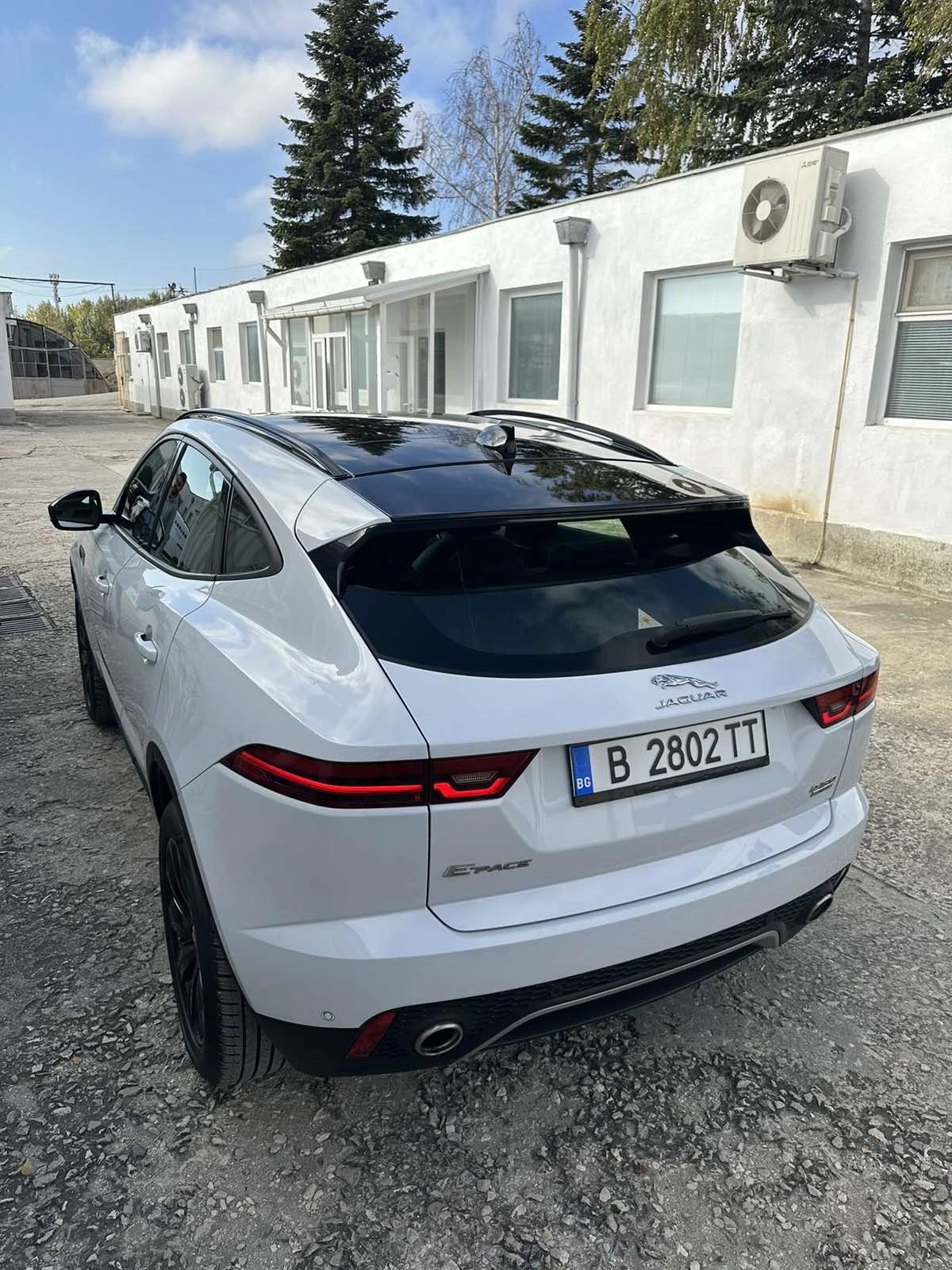 Jaguar E-pace D180 AWD, снимка 12 - Автомобили и джипове - 54335246