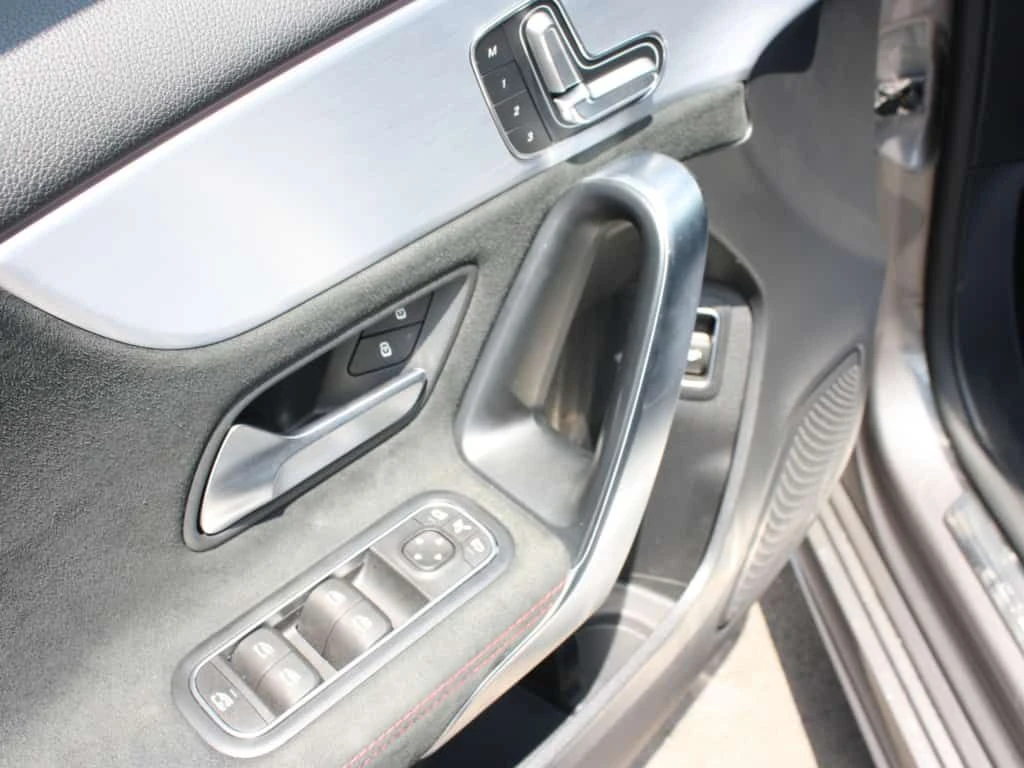 Mercedes-Benz A 35 AMG * Фиксирана цена до България * Без инциденти *, снимка 14 - Автомобили и джипове - 53796764