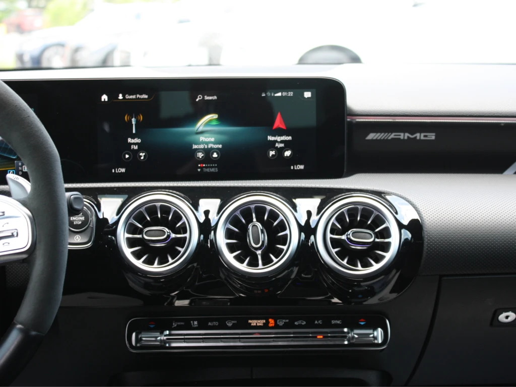 Mercedes-Benz A 35 AMG * Фиксирана цена до България * Без инциденти *, снимка 11 - Автомобили и джипове - 53796764