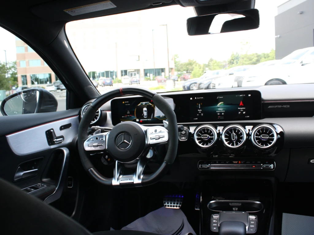 Mercedes-Benz A 35 AMG * Фиксирана цена до България * Без инциденти *, снимка 10 - Автомобили и джипове - 53796764