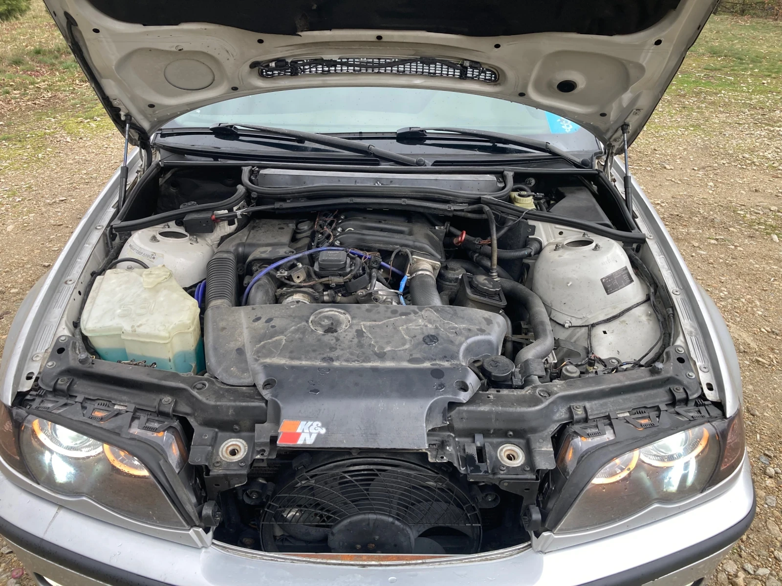 BMW 320, снимка 9 - Автомобили и джипове - 54006235