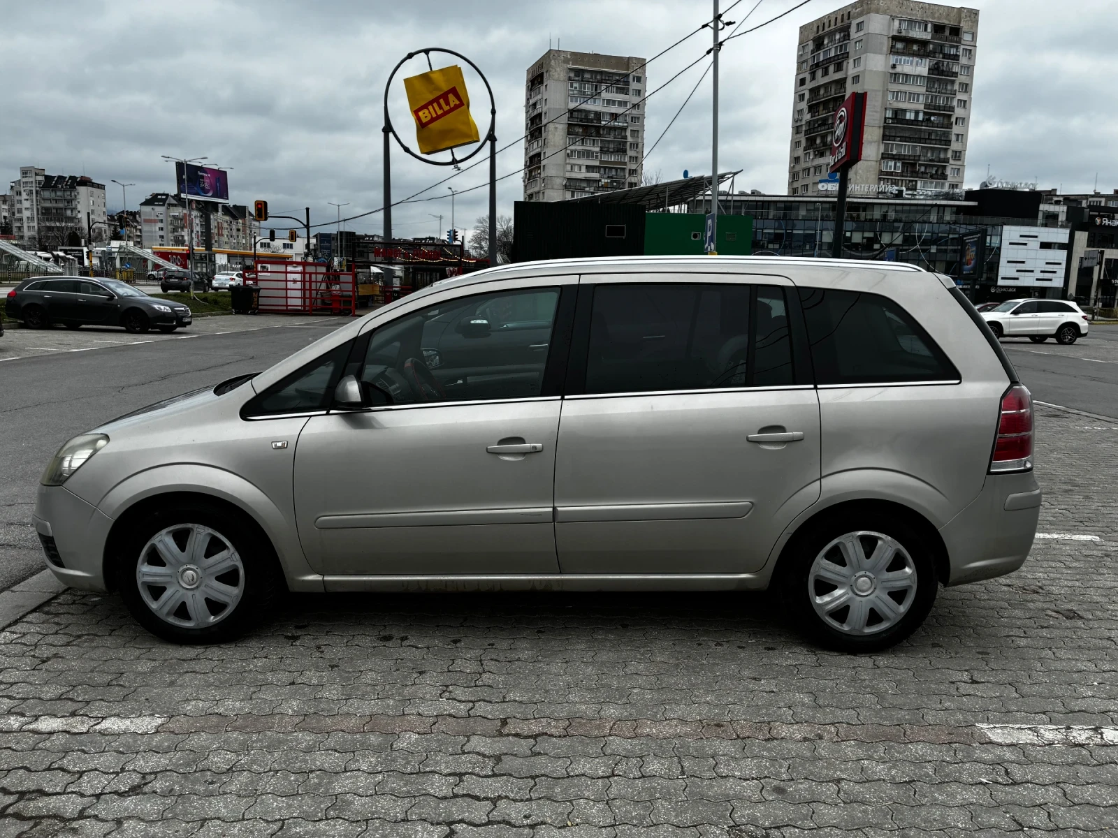 Opel Zafira  1.9 CDTi , снимка 5 - Автомобили и джипове - 54037070