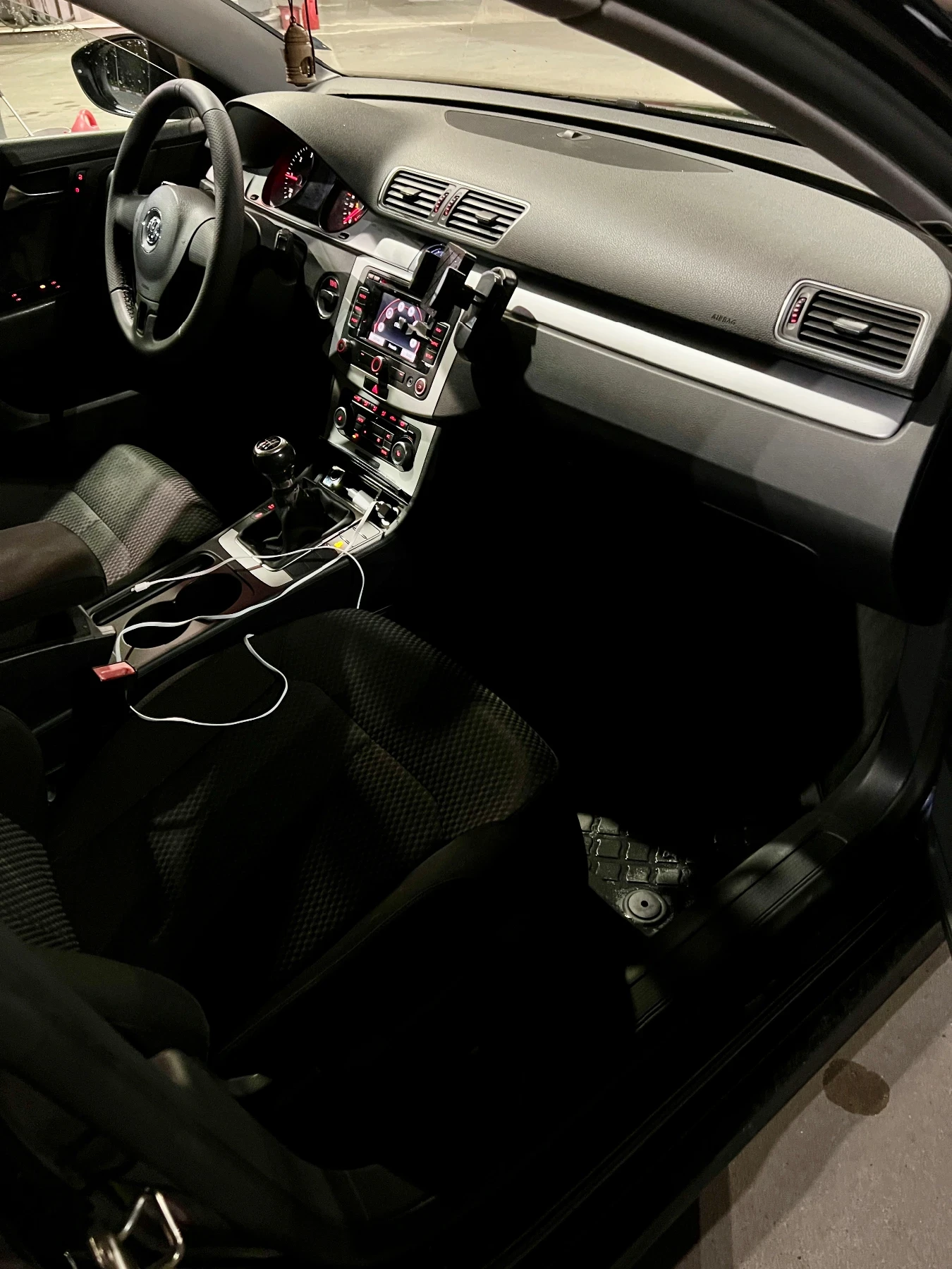 VW Passat, снимка 8 - Автомобили и джипове - 54128215