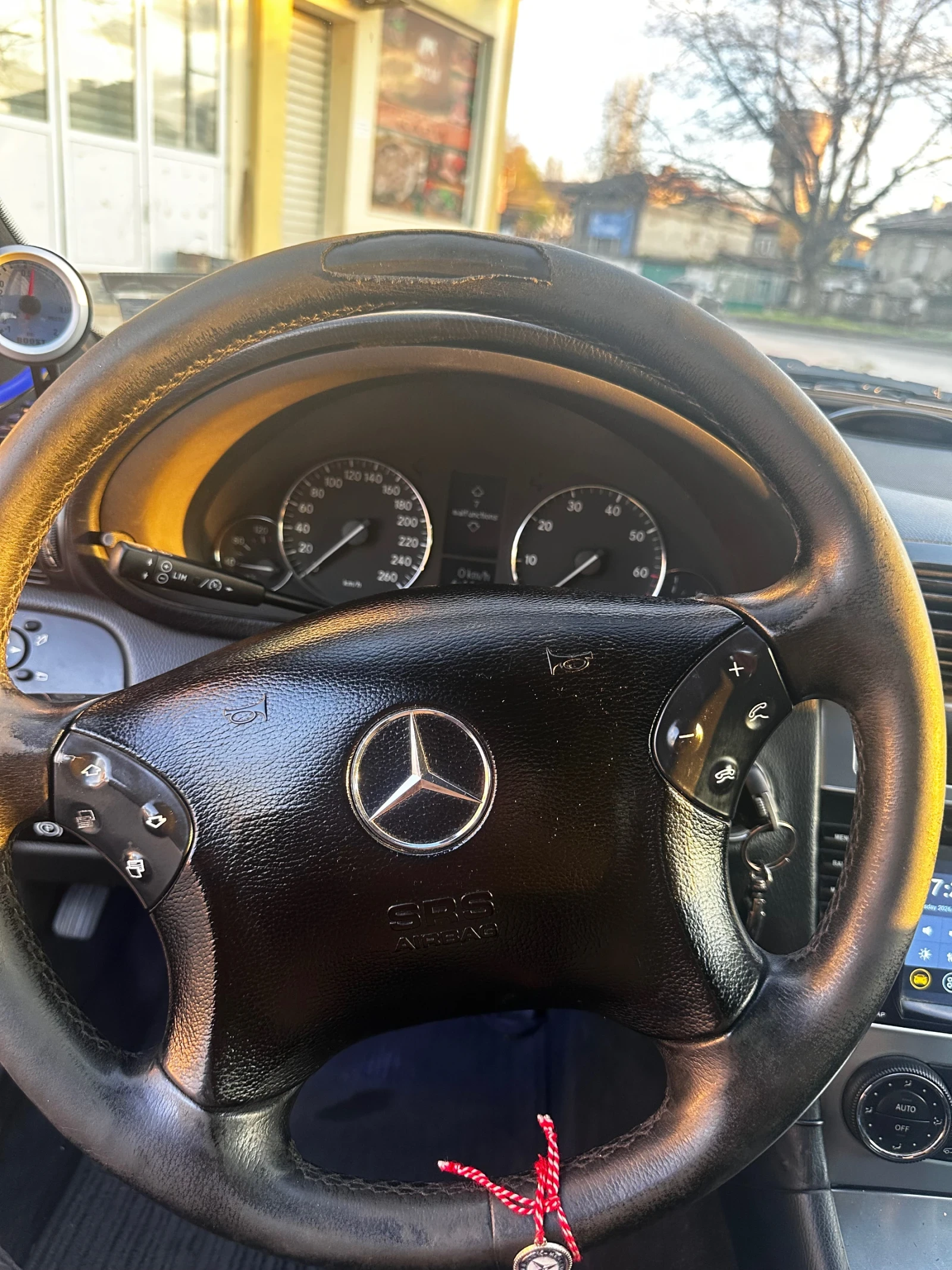 Mercedes-Benz C 200, снимка 4 - Автомобили и джипове - 54128995