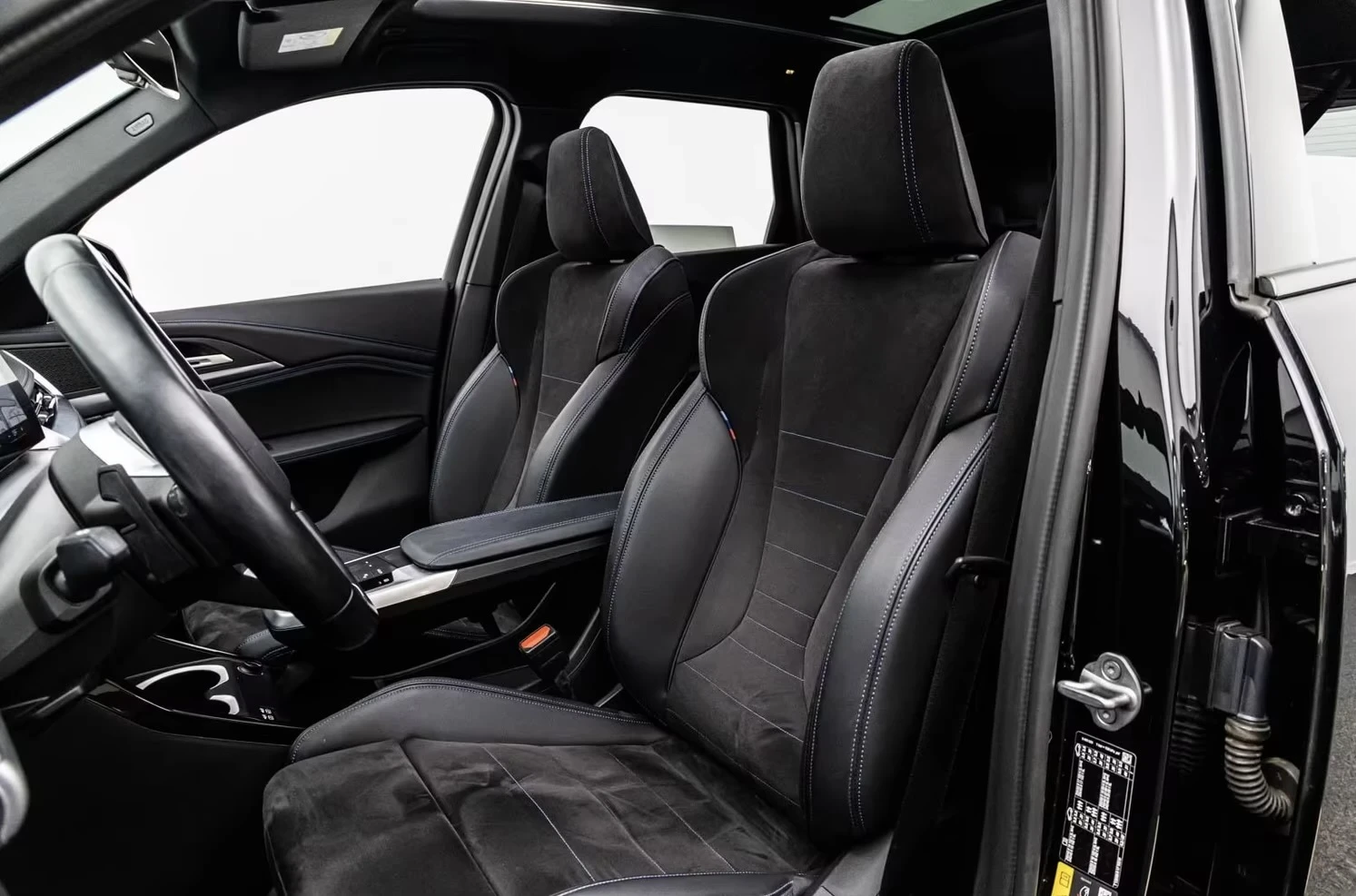 BMW iX1 30xDrive M-Sport 360* DISTR Ad.LED HUD Winter Pack | Mobile.bg � ����������� 13