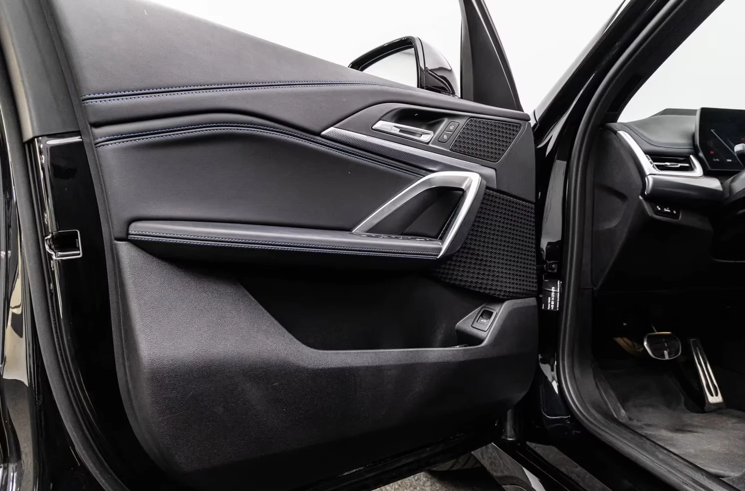 BMW iX1 30xDrive M-Sport 360* DISTR Ad.LED HUD Winter Pack | Mobile.bg � ����������� 14