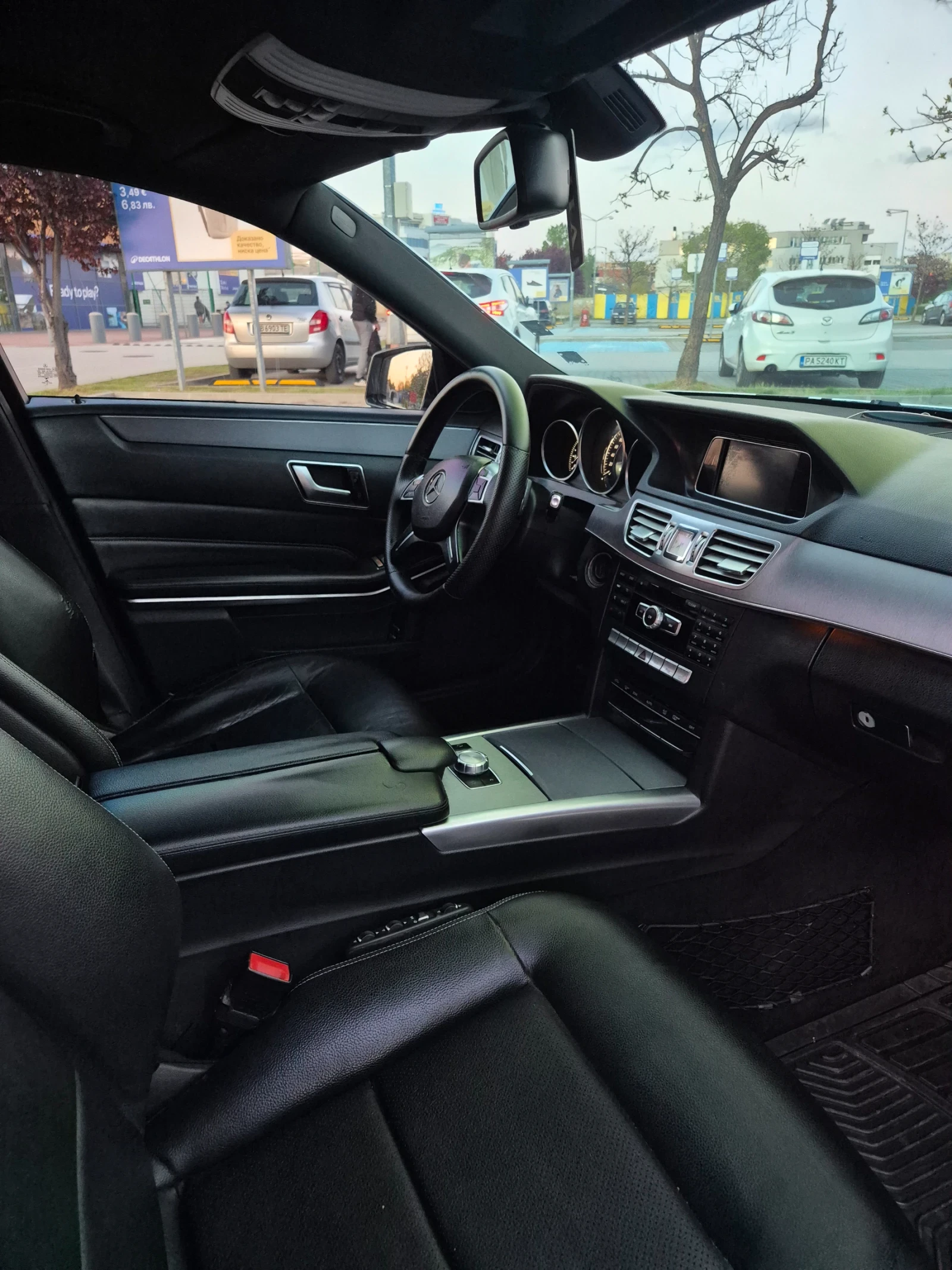 Mercedes-Benz E 220 AMG пакет Facelift , снимка 8 - Автомобили и джипове - 54402876