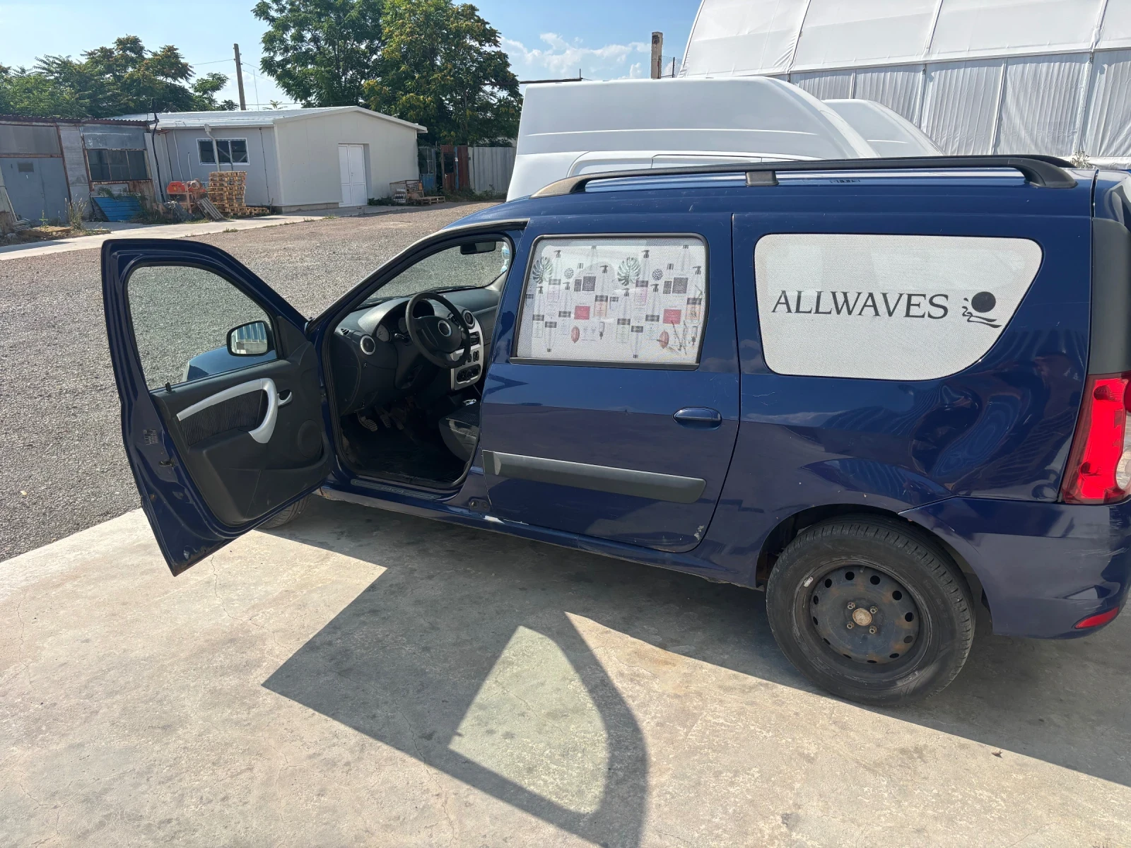 Dacia Logan, снимка 10 - Автомобили и джипове - 55355447
