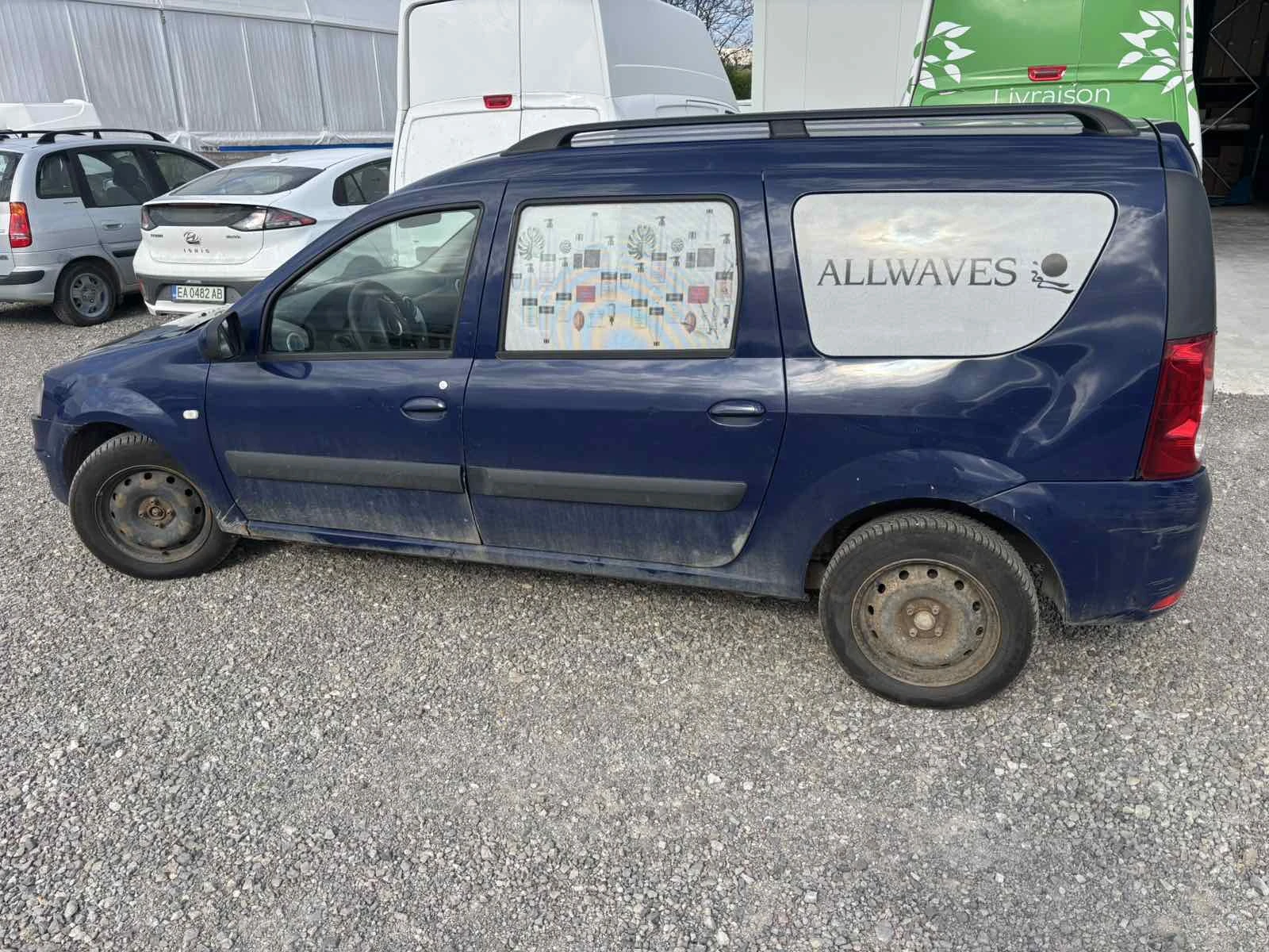 Dacia Logan, снимка 4 - Автомобили и джипове - 54546827