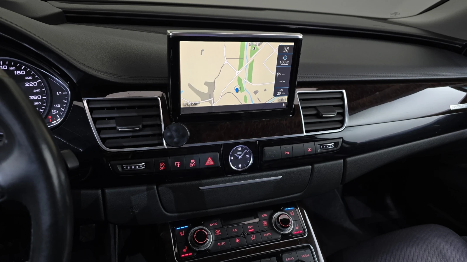 Audi A8 * TDI* HeadUp* Camera* Navi* АВТОКРЕДИТ, снимка 14 - Автомобили и джипове - 54582318