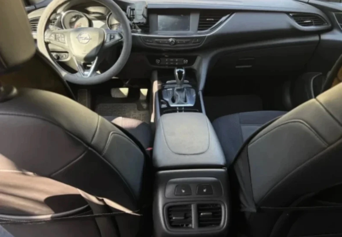 Opel Insignia Grand Sport, снимка 8 - Автомобили и джипове - 54919023