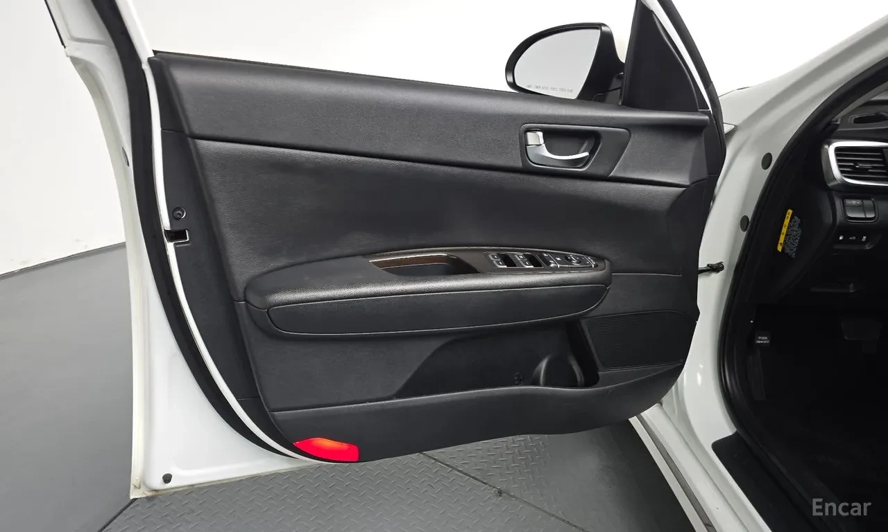 Kia K5 2nd Generation Prestige| LED| DIGITAL COCKPIT| NAV, снимка 14 - Автомобили и джипове - 55185748