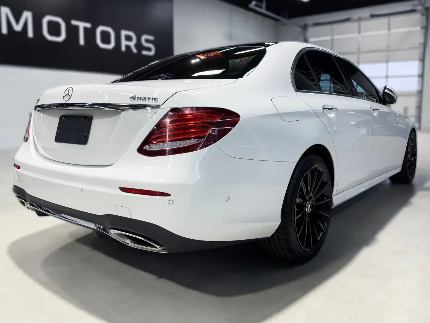 Mercedes-Benz E 300 AMG* 4M* Distronic* Burmester* FACE, снимка 6 - Автомобили и джипове - 55220310