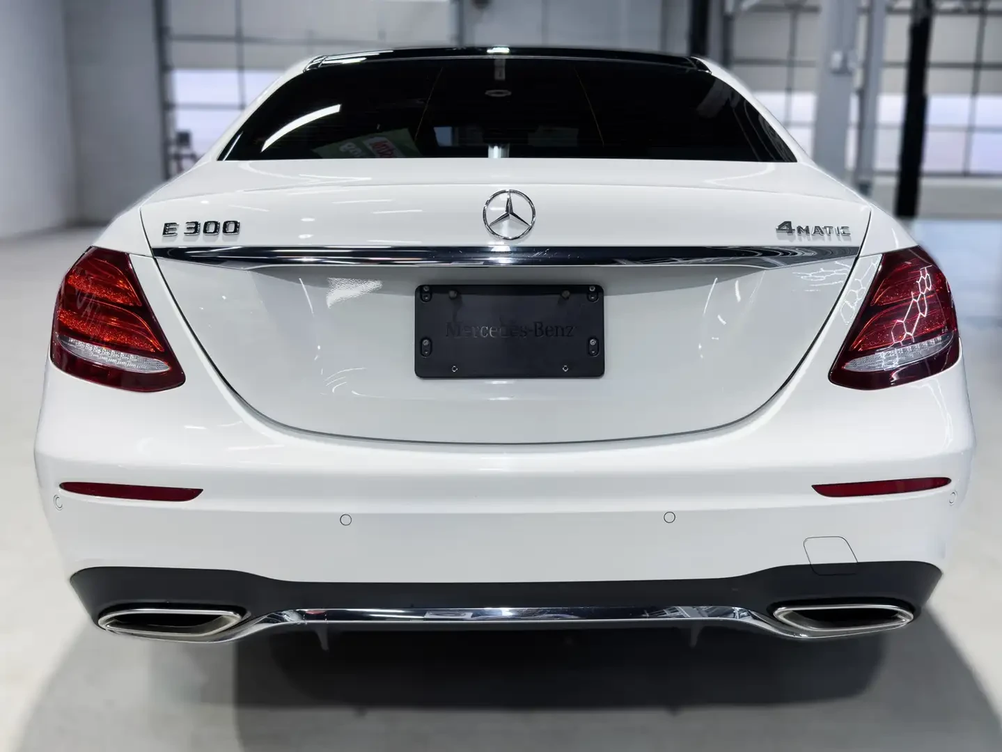 Mercedes-Benz E 300 AMG* 4M* Distronic* Burmester* FACE, снимка 5 - Автомобили и джипове - 55220310