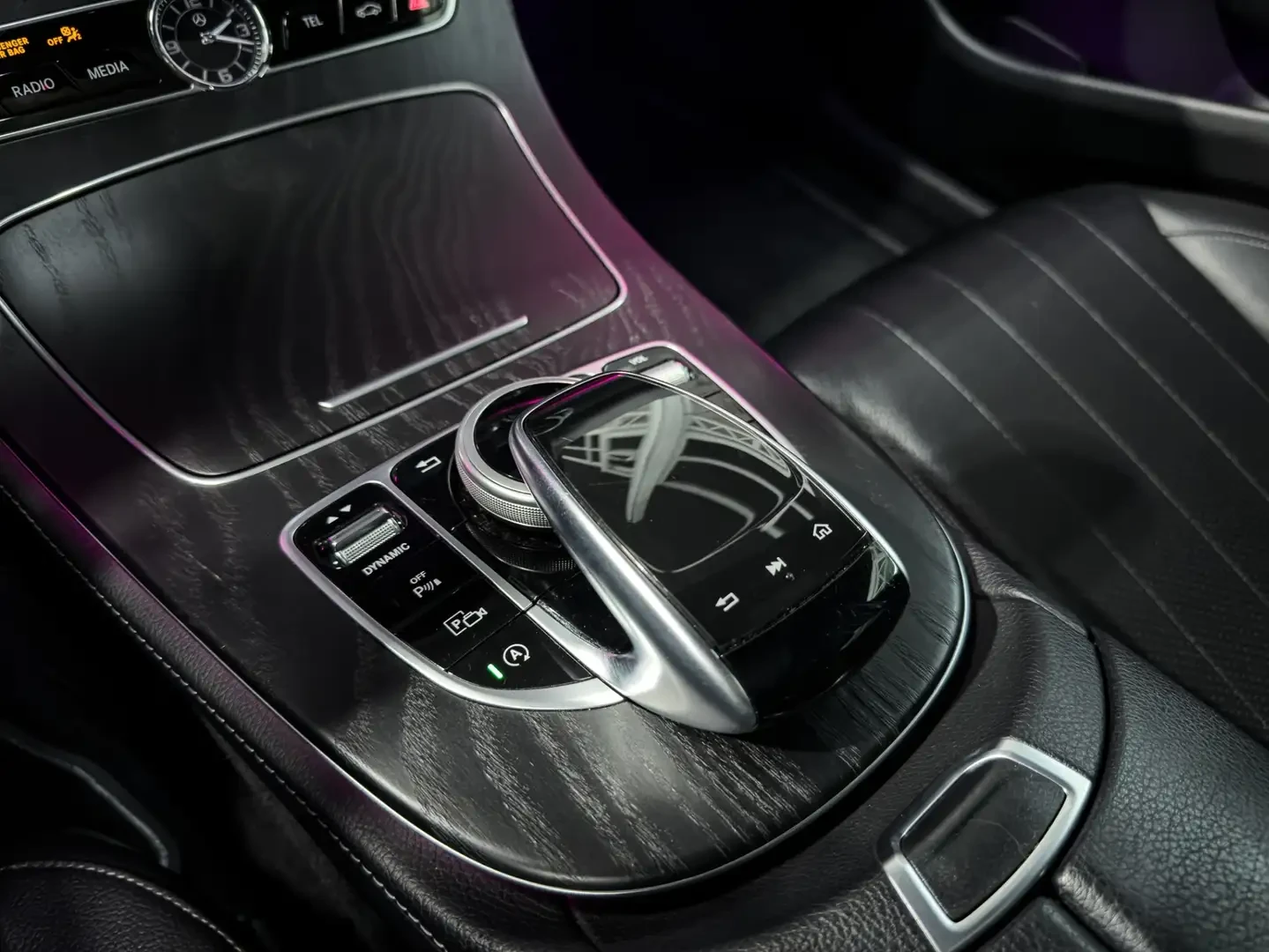 Mercedes-Benz E 300 AMG* 4M* Distronic* Burmester* FACE, снимка 11 - Автомобили и джипове - 55220310