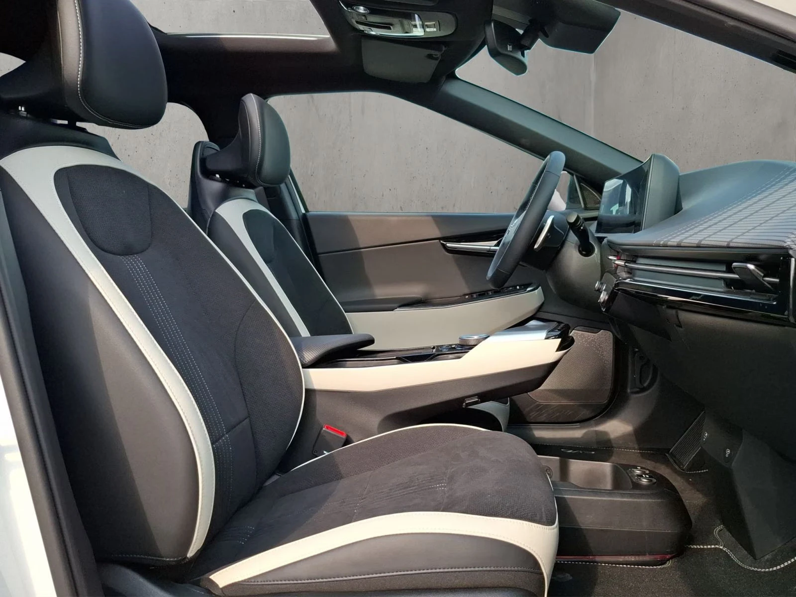 Kia EV6 GT-LINE/3205HP/AWD/CAM/CPLAY/HUD/MEMO/606q, снимка 12 - Автомобили и джипове - 55693953