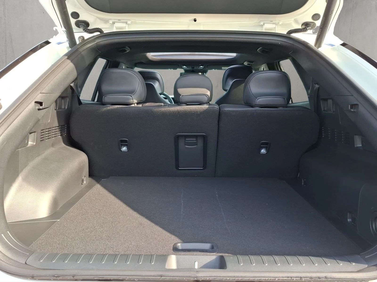 Kia EV6 GT-LINE/3205HP/AWD/CAM/CPLAY/HUD/MEMO/606q, снимка 16 - Автомобили и джипове - 55693953