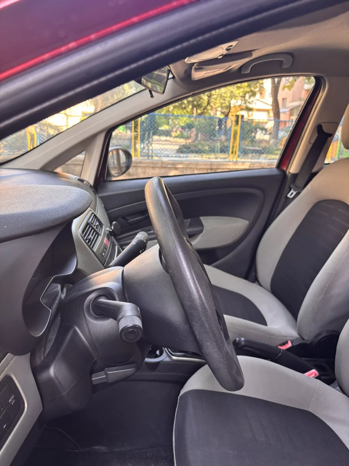 Fiat Punto Grande Punto 1.3 MultiJet, снимка 8 - Автомобили и джипове - 56140429