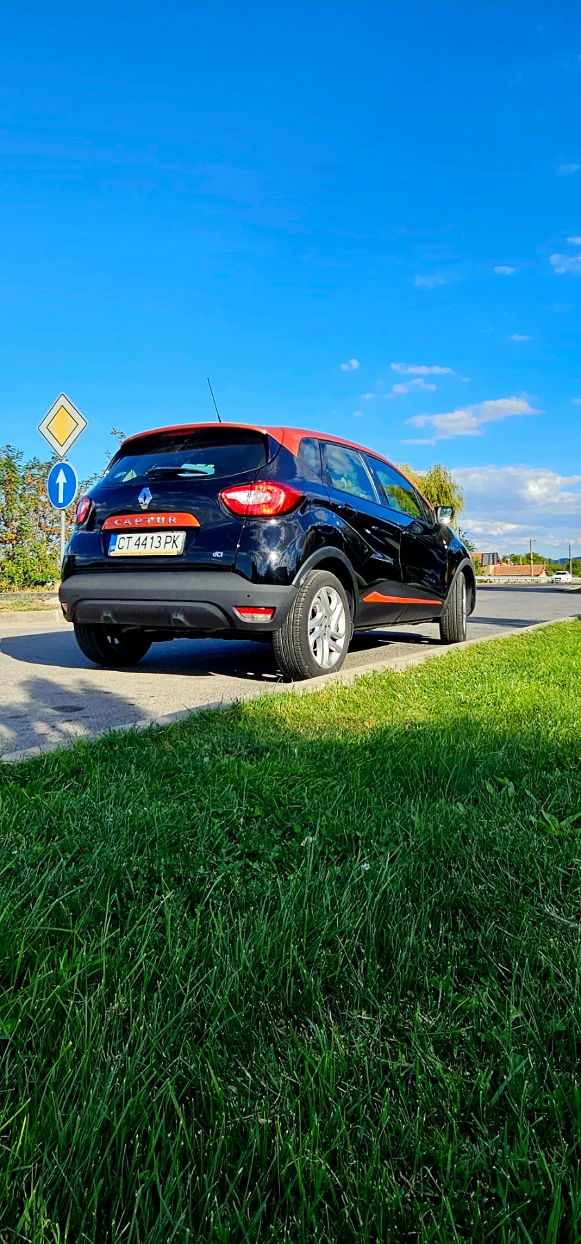 Renault Captur AUTOMAT NAVI | 2015 | ЛИЧЕН АВТОМОБИЛ, снимка 4 - Автомобили и джипове - 56215182