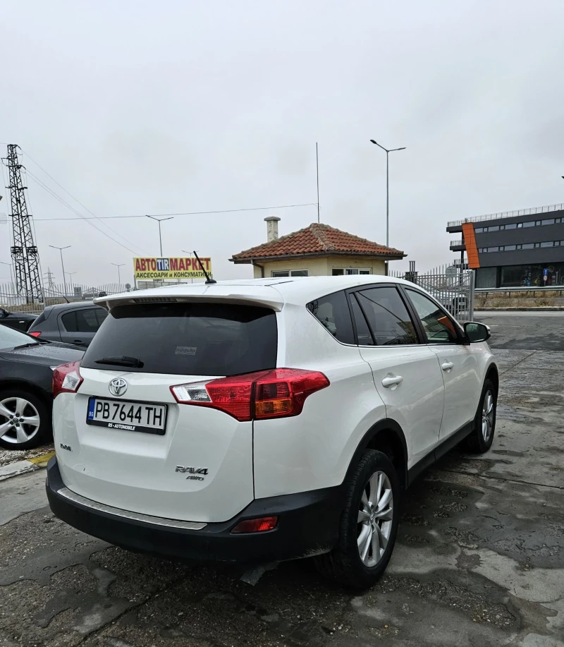 Toyota Rav4 Navi 4x4 Кожа Камера D4D, снимка 6 - Автомобили и джипове - 47961401