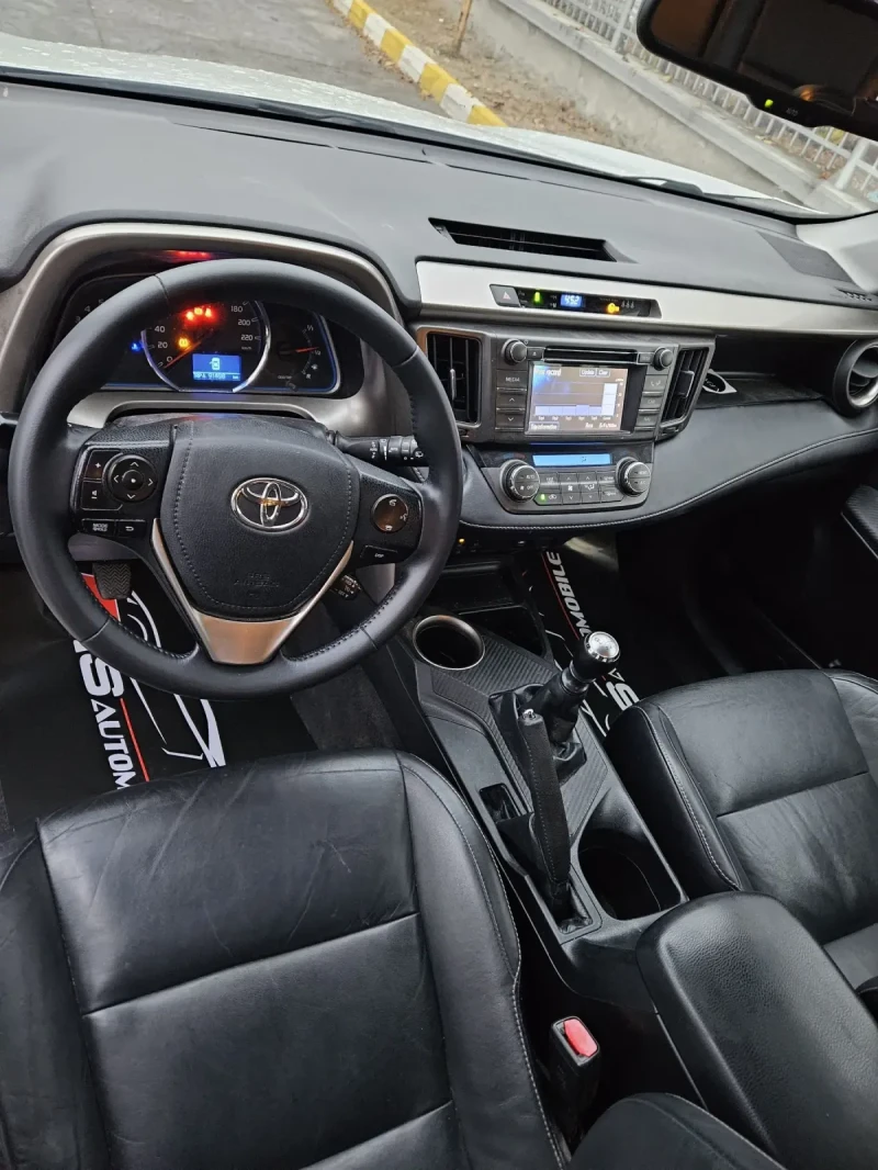 Toyota Rav4 Navi 4x4 Кожа Камера D4D, снимка 9 - Автомобили и джипове - 47961401