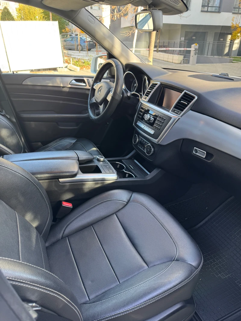 Mercedes-Benz ML 350 BLUETEC 4 MAT, снимка 10 - Автомобили и джипове - 52588332
