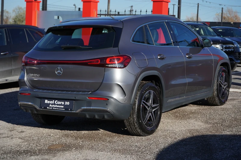 Mercedes-Benz EQA 250* AMG* NAVI* LED* 18"* CAMERA , снимка 4 - Автомобили и джипове - 52527043
