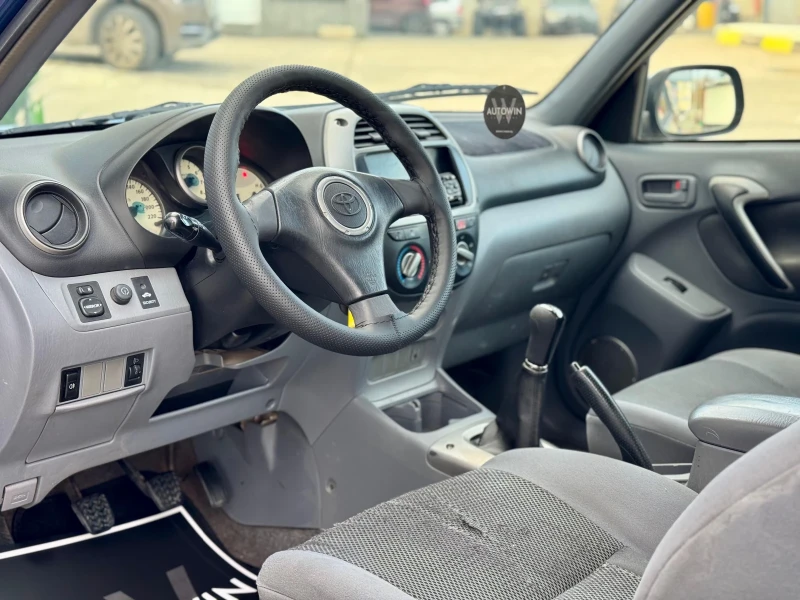 Toyota Rav4 2.0i VVTi 4x4 уникат, снимка 12 - Автомобили и джипове - 52637488