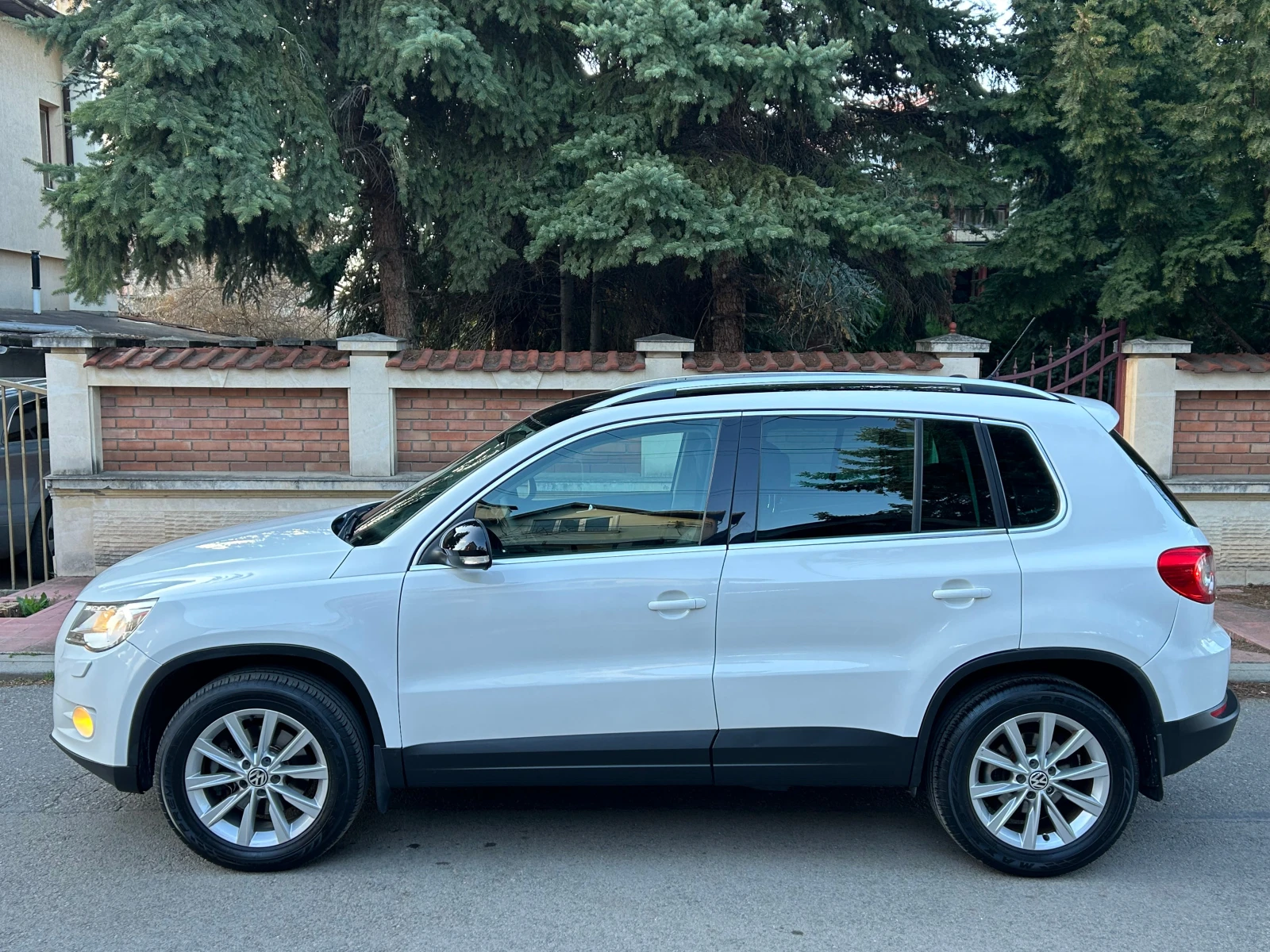 VW Tiguan 2, 0NAVI KOJA AVTOMAT 4X4 - изображение 6