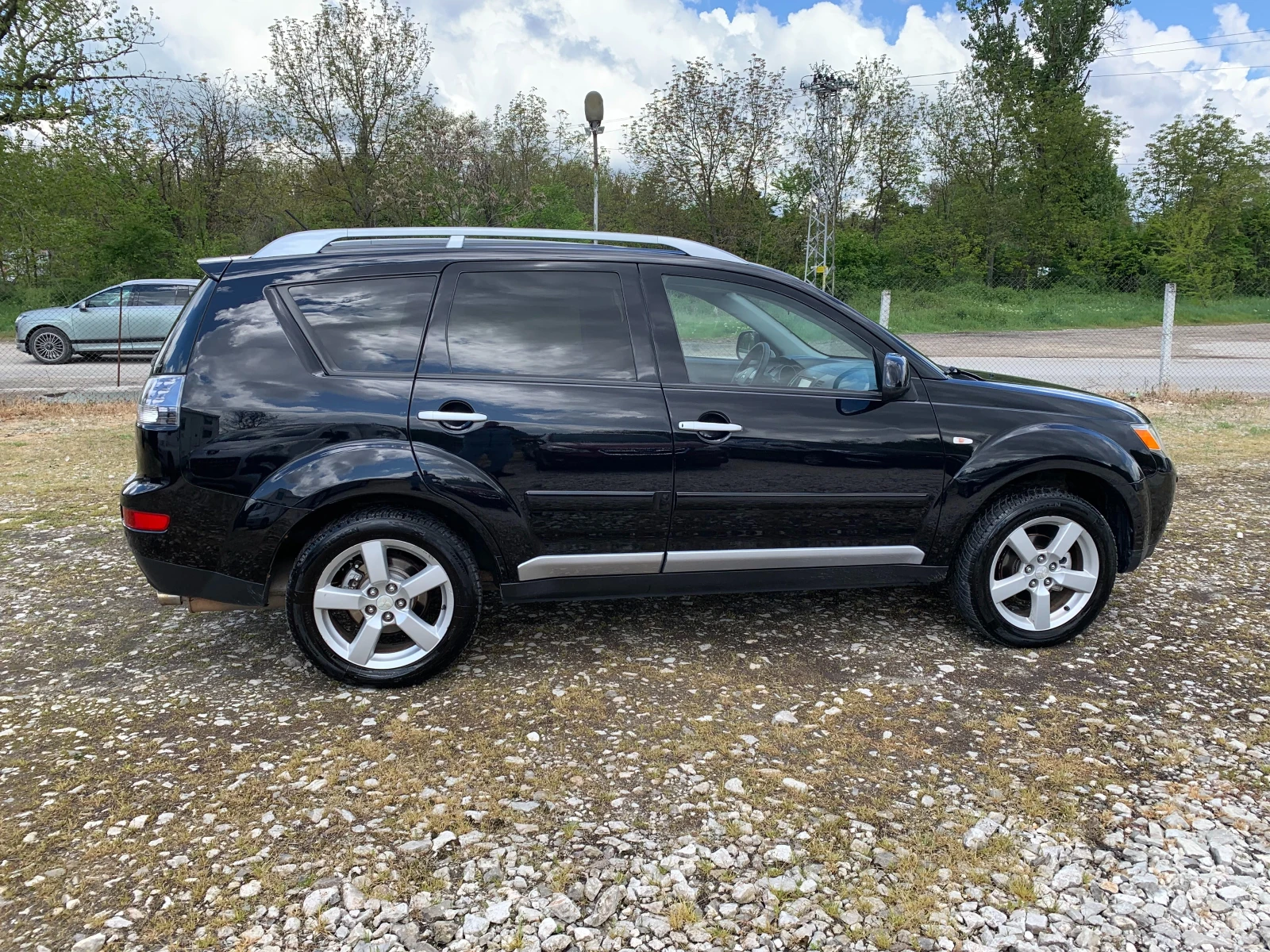 Mitsubishi Outlander 2.4i 4X4 / ГАЗ, снимка 7 - Автомобили и джипове - 54438292
